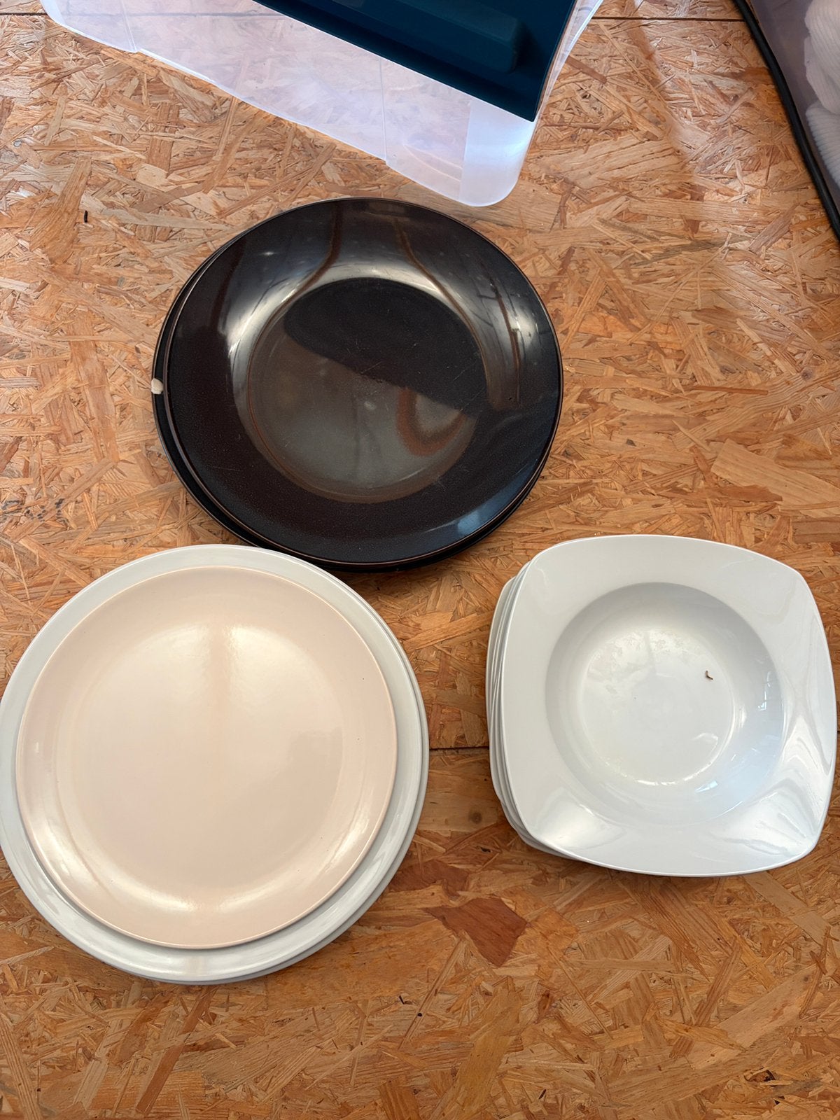 GRATIS borden, Maison & Meubles, Enlèvement, Utilisé, Assiettes(s)