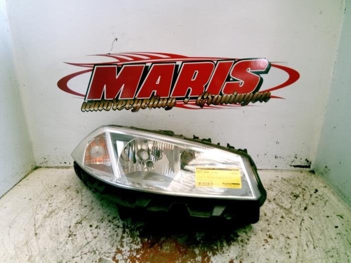Koplamp rechts van een Renault Megane, Gebruikt, -, Renault, -