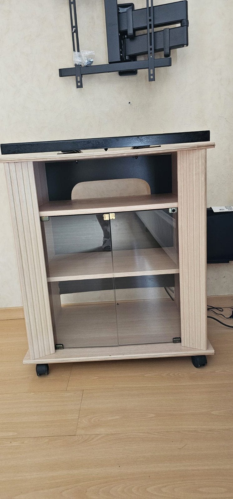TV meubel met draaiplateau, Ophalen