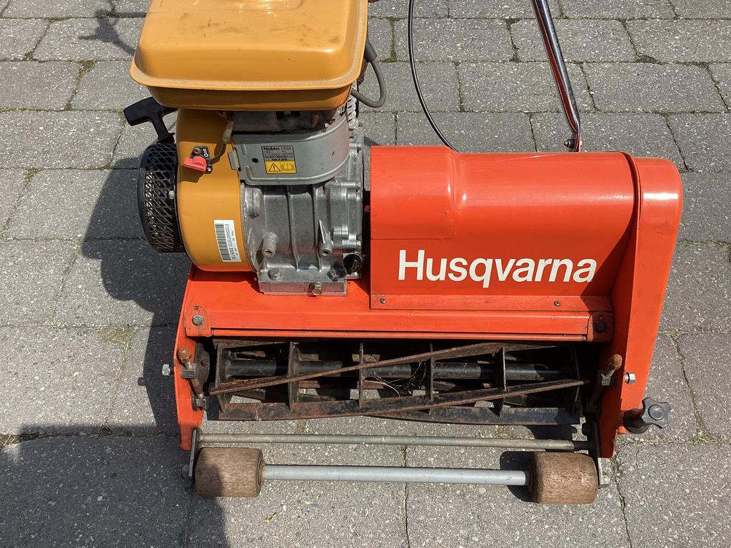 Husqvarna grasmaaier, Tuin en Terras, Grasmaaiers, Ophalen, Zo goed als nieuw, Opvangbak, Benzine-grasmaaier