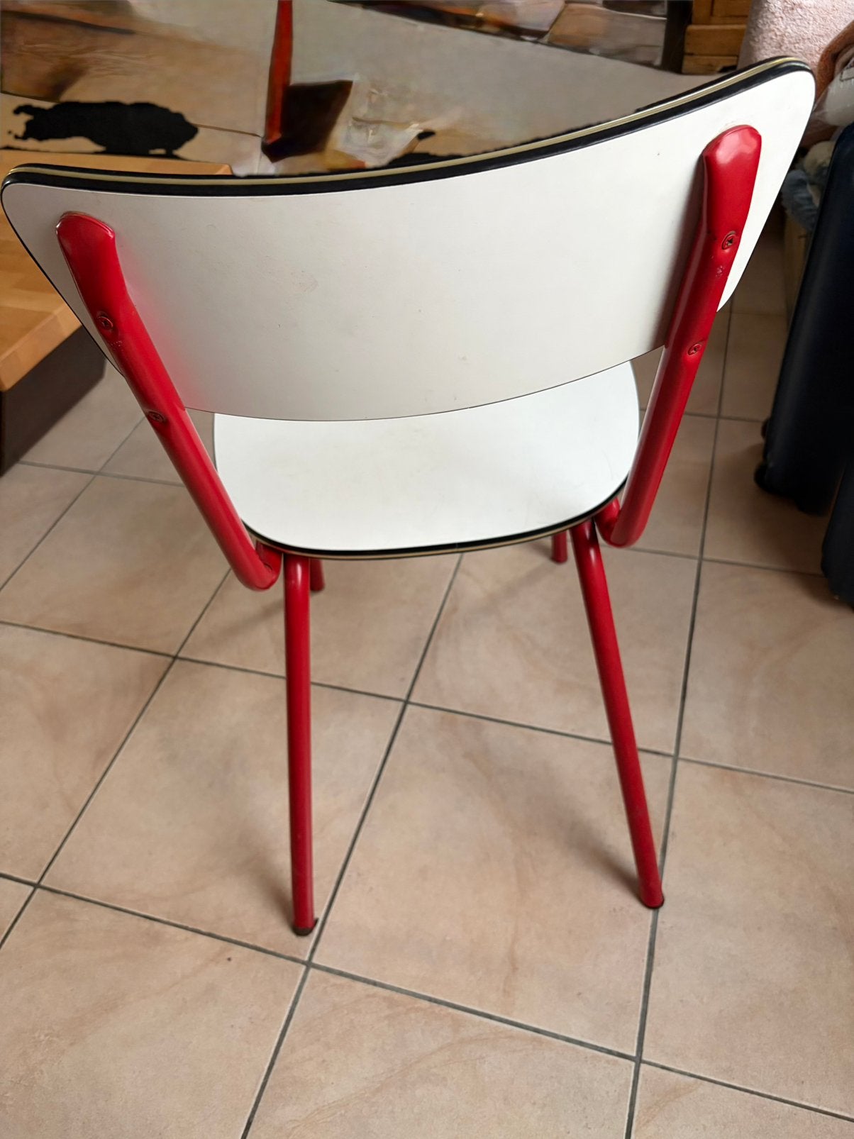 Chaise formica blanc pieds rouges, Maison & Meubles, Enlèvement, Utilisé, Blanc, Deux