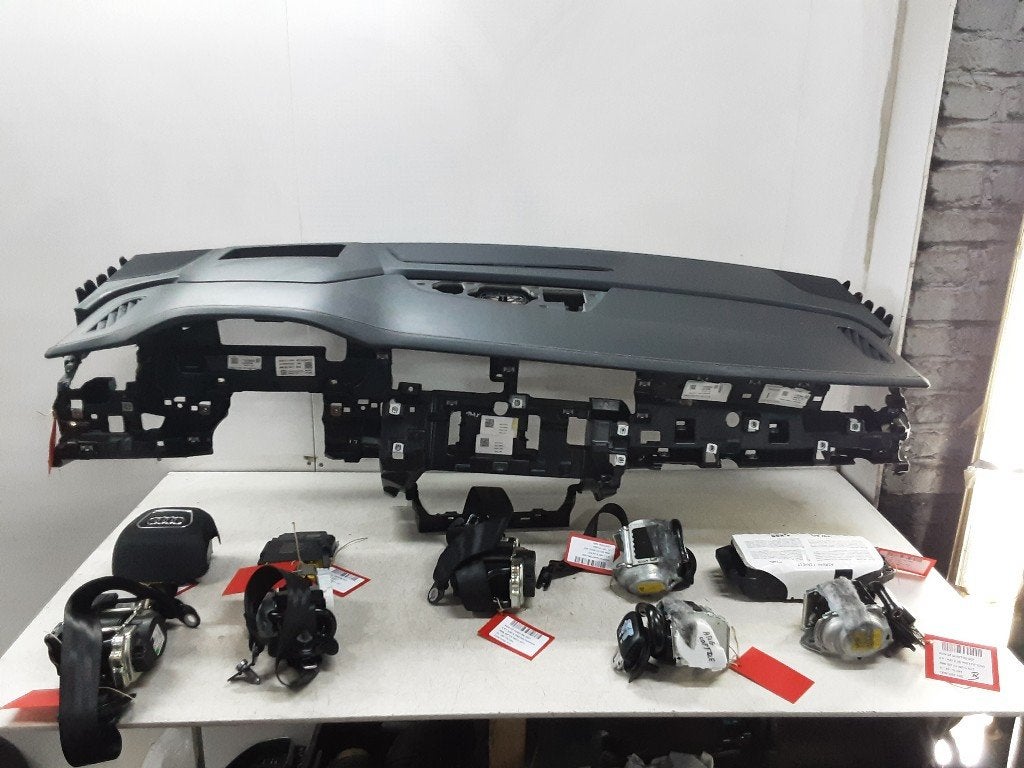 AIRBAG ENSEMBLE Audi SQ7 (4MB / 4MG) (01-2016/12-2019), Mevr. I. Hauben, Audi, Utilisé, Rue de l'Espoir 34 34
4030  GRIVEGNÉE, BE