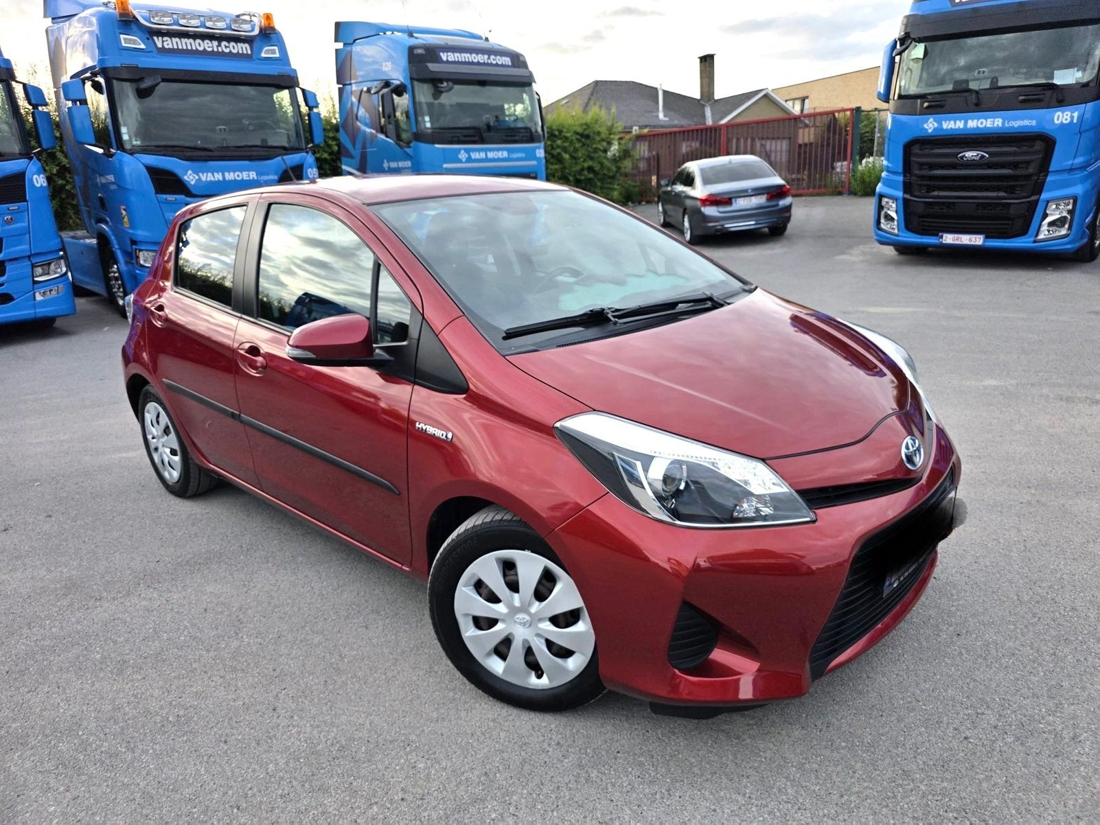 Toyota Yaris/Hybride/essence/2013/61000km, Autos, Toyota, Rouge, Euro 5, Achat, https://public.car-pass.be/vhr/bf92be12-61fd-4faa-b514-23fadfff0971