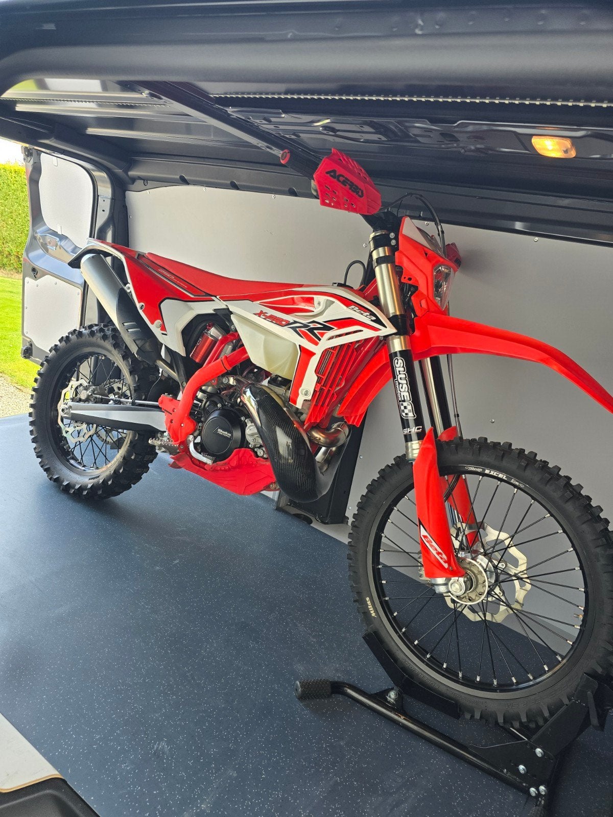 Enduro Bêta Neuve !, Enlèvement