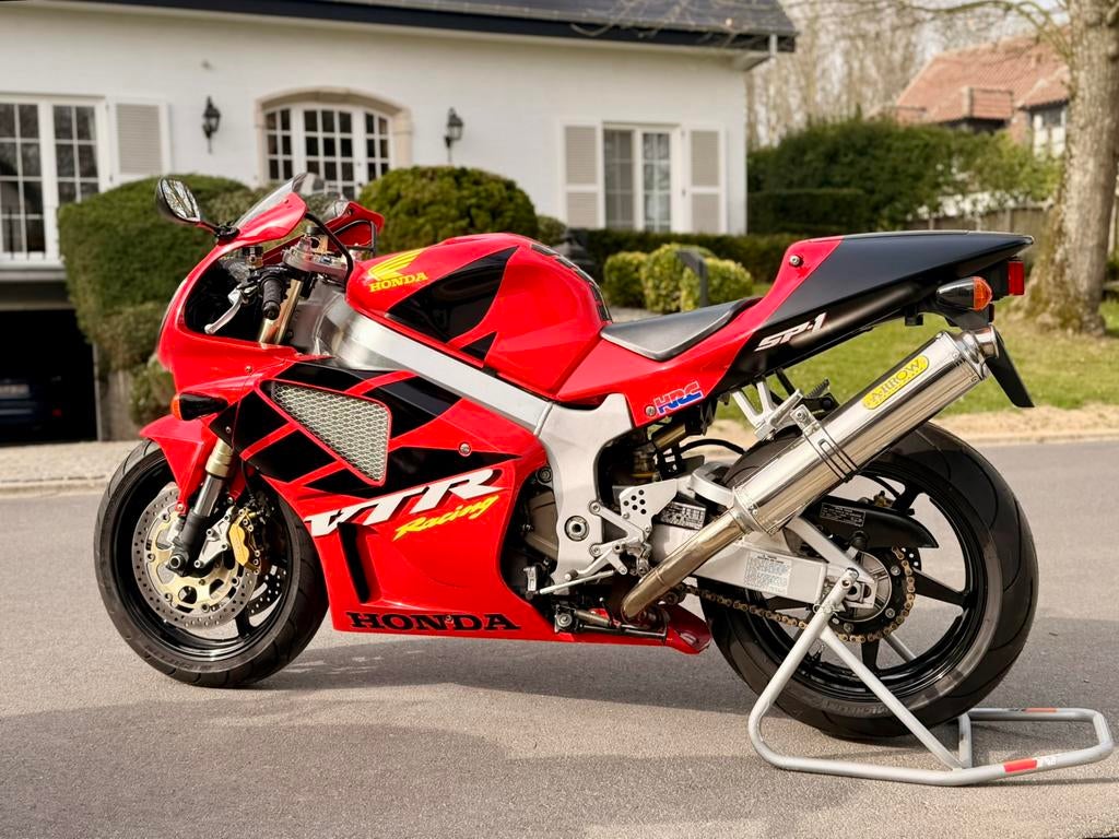 Honda VTR SP1 (SC45), Permis Moto A, Plus de 35 kW, Échappement sport, 2 cylindres