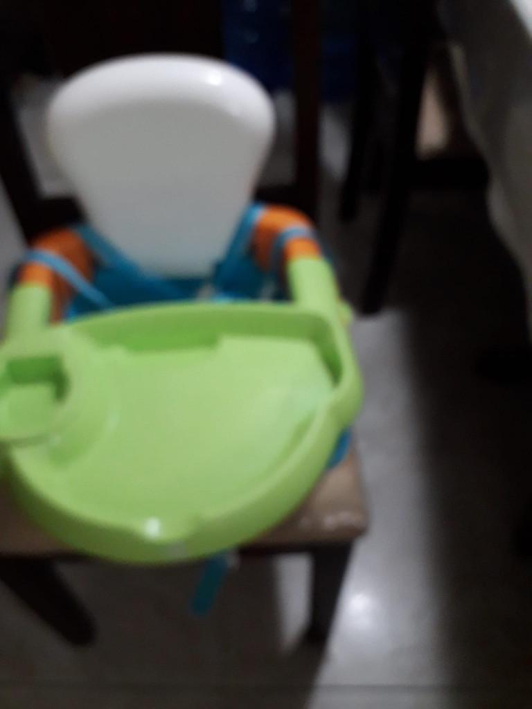 Eetstoel voor baby of peuter, Kinderen en Baby's, Ophalen of Verzenden, Zo goed als nieuw, Overige typen, Gordel(s)