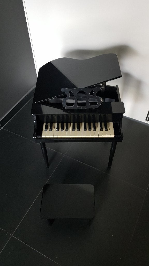 Houten piano zwart kind speelgoed, Enfants & Bébés, Jouets | Éducatifs & Créatifs, Enlèvement, Utilisé, Découverte, Sonore