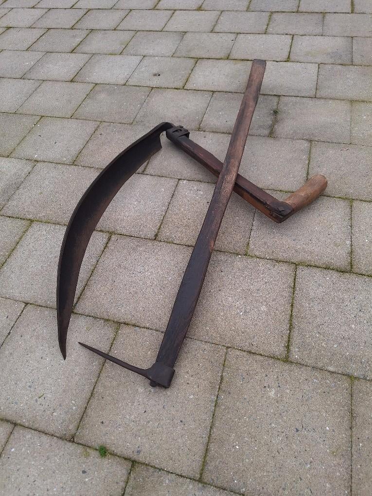 Oude pik en pikhaak, Ophalen