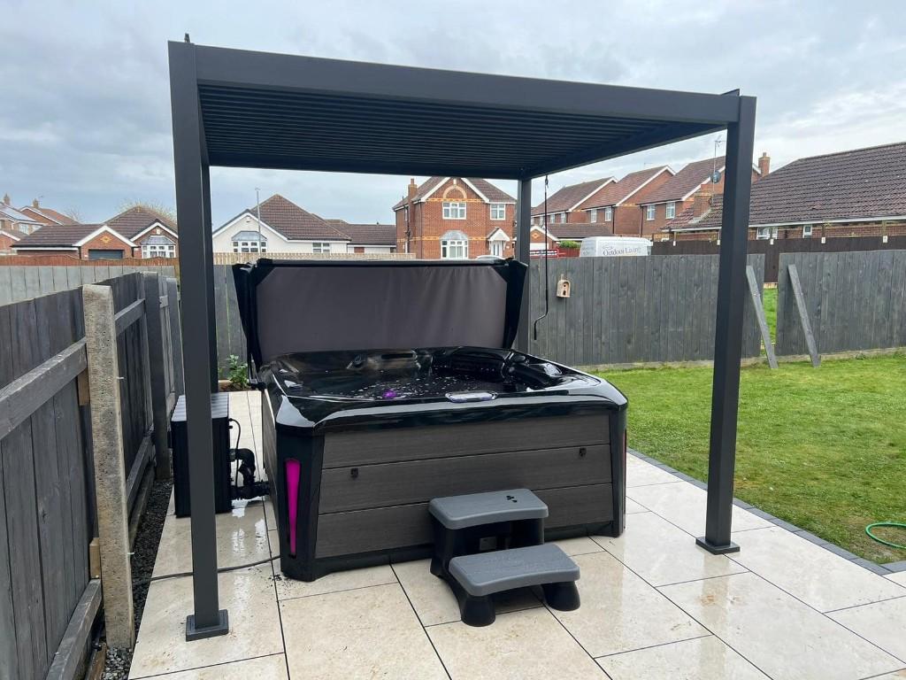 Neuf jacuzzi avec pergola bioclimatique prix tous compris, Enlèvement, Neuf, Fixé