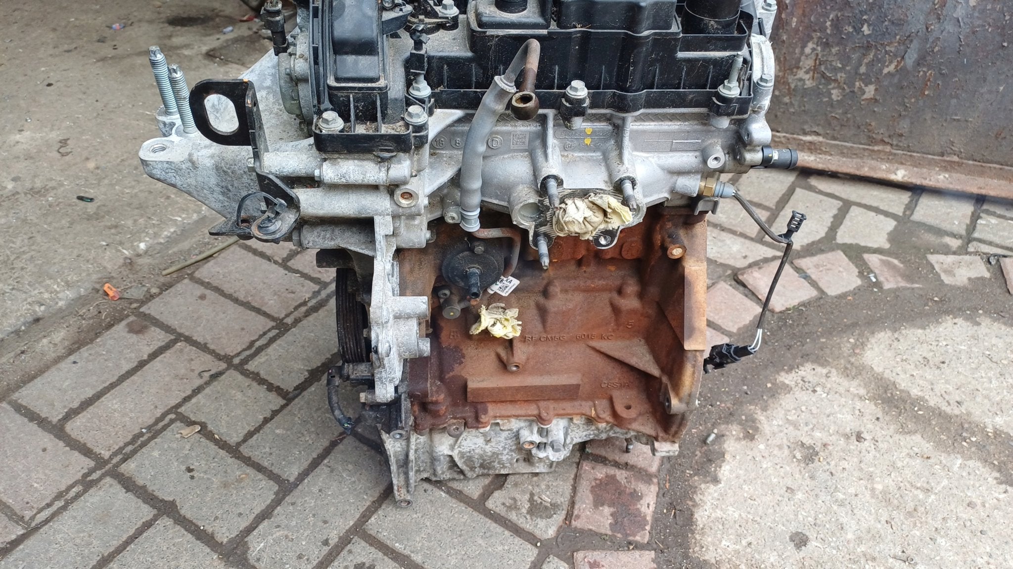 Moteur SFJN Nu FORD FIESTA, Autos : Pièces & Accessoires, Envoi, Utilisé, Skoda