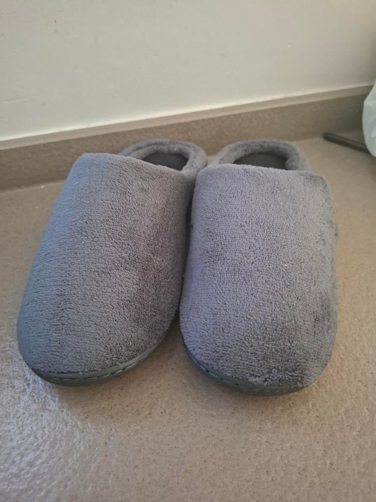 NIEUW grijze pantoffels maat 41 10€, Ophalen of Verzenden, Zo goed als nieuw