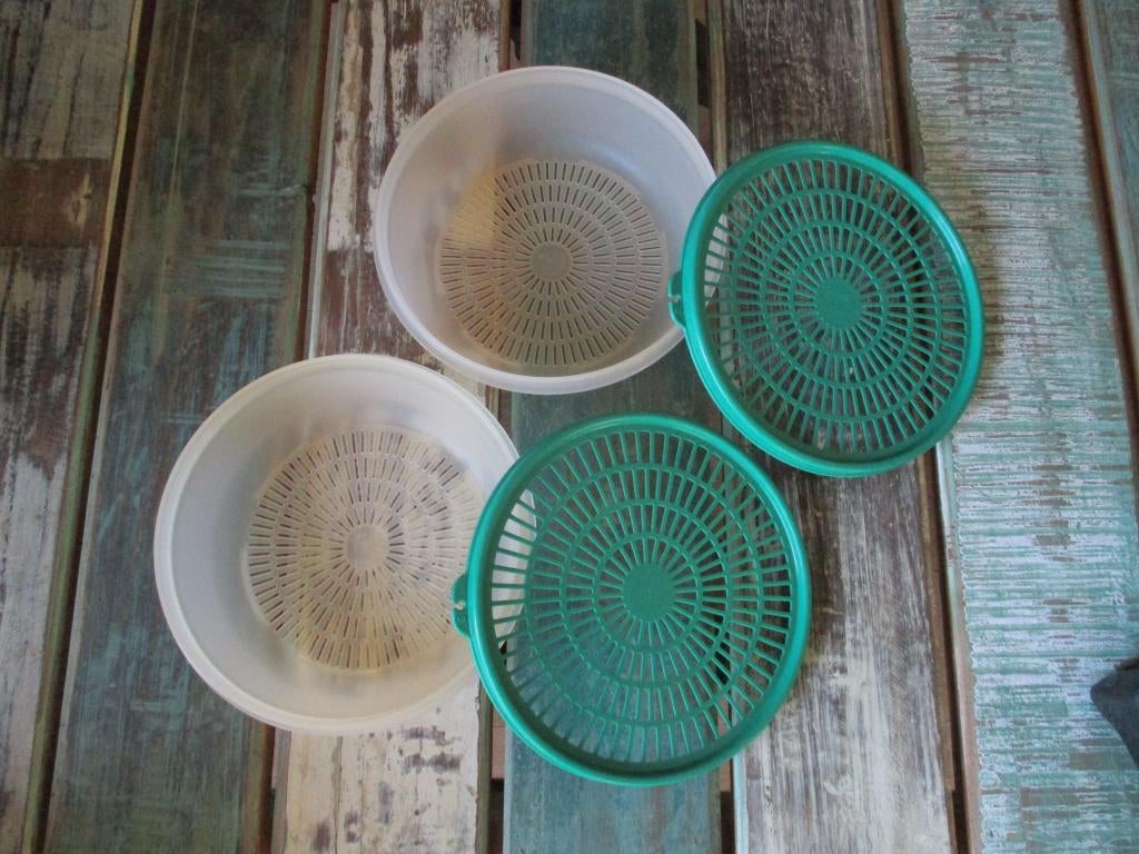Tupperware vergieten zeven  met deksel 2 stuks, Maison & Meubles, Cuisine| Tupperware, Utilisé, Autres types, Enlèvement ou Envoi