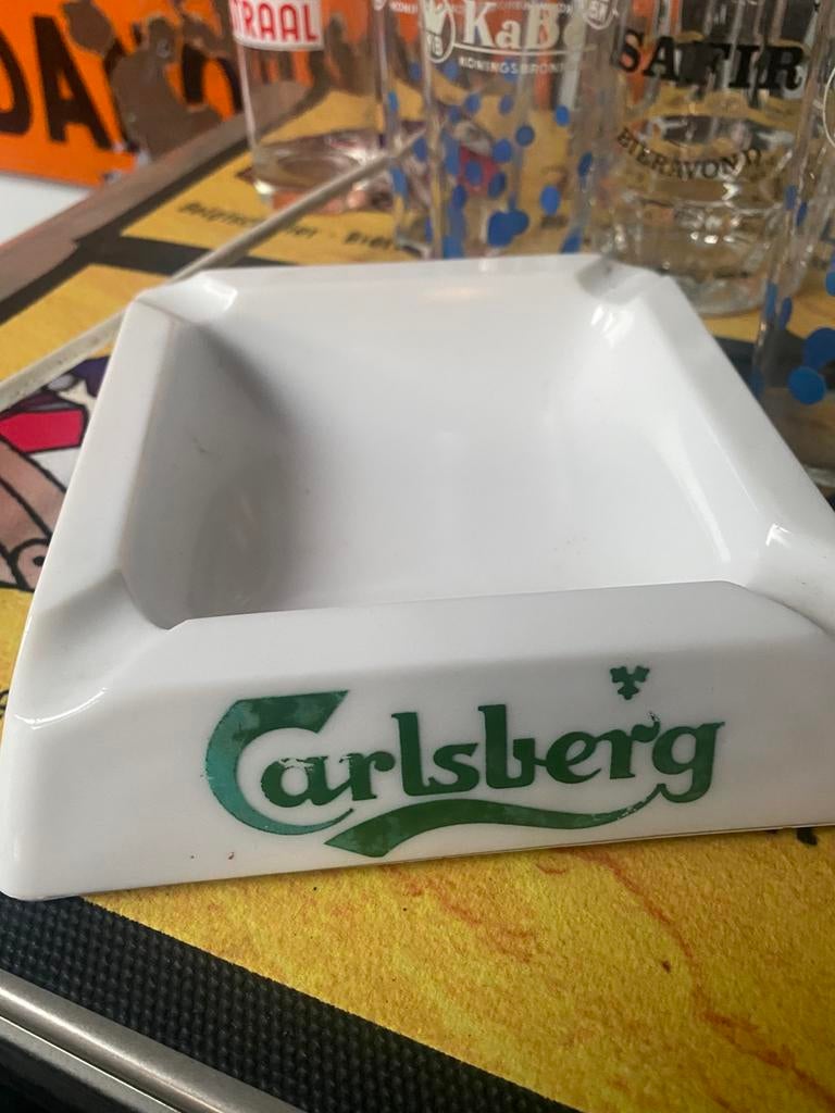 Grand cendrier Carlsberg, Enlèvement