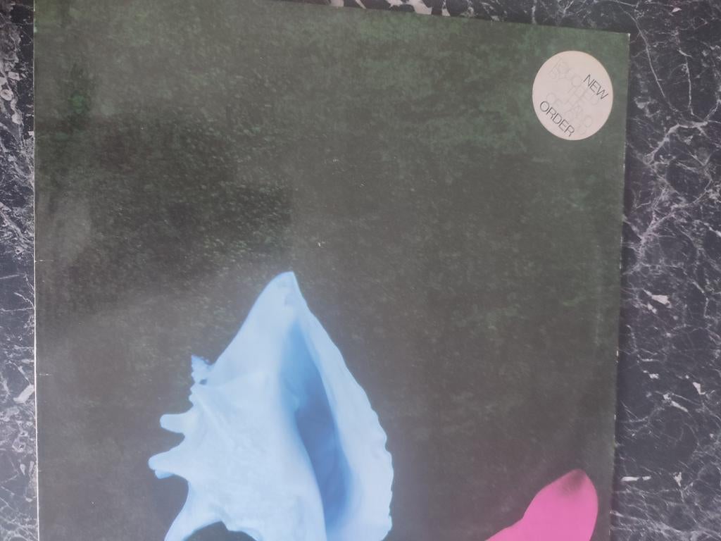 New order, Ophalen of Verzenden, Zo goed als nieuw