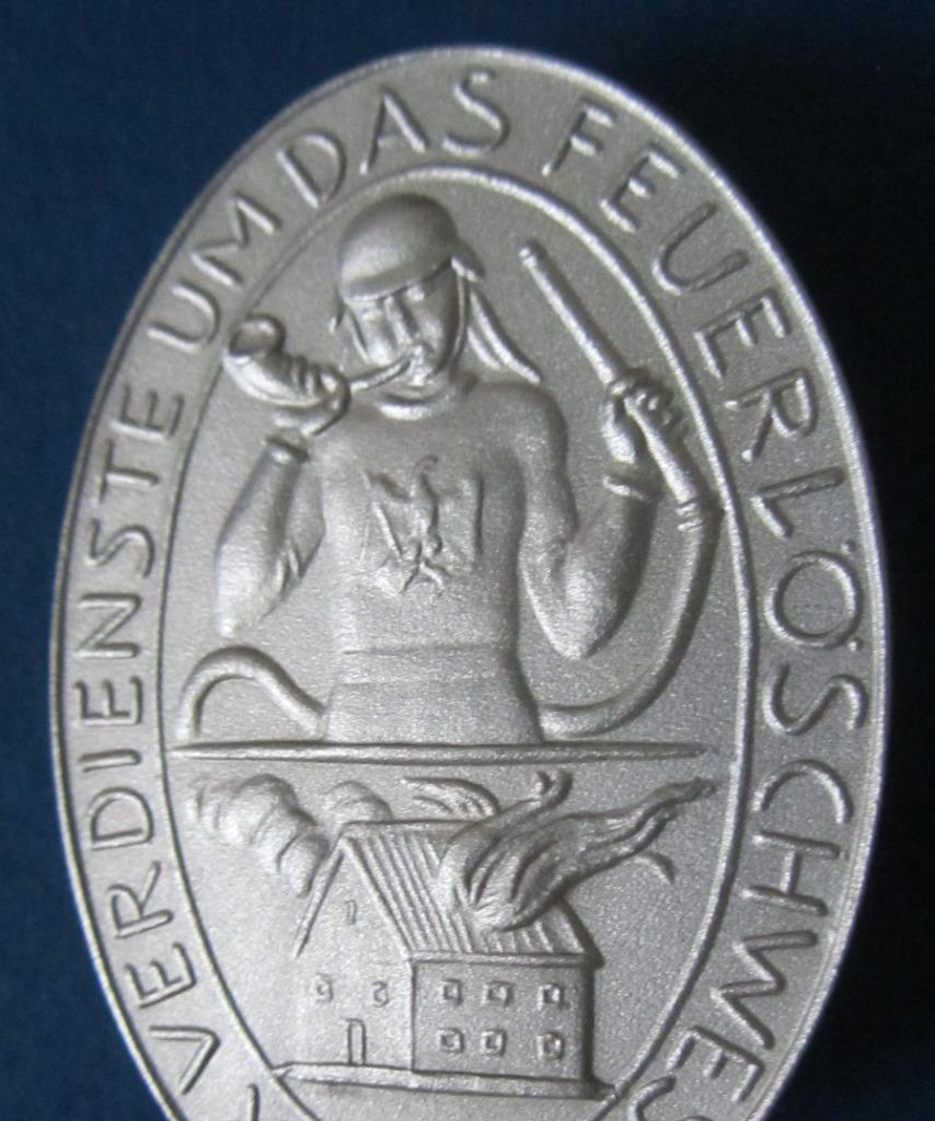 Insigne / Médaille - Fur merit um das Feuerloschwesen, Enlèvement ou Envoi, Autres, Emblème ou Badge