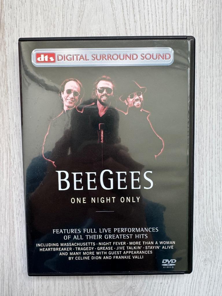 Les Bee Gees passent une nuit seuls, Enlèvement ou Envoi, Comme neuf, Musique et Concerts