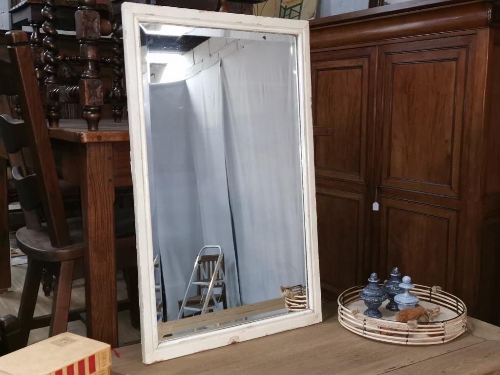 Grote antieke witte brocante spiegel met geslepen glas 87x55, Huis en Inrichting, Woonaccessoires | Spiegels, Gebruikt, 50 tot 75 cm