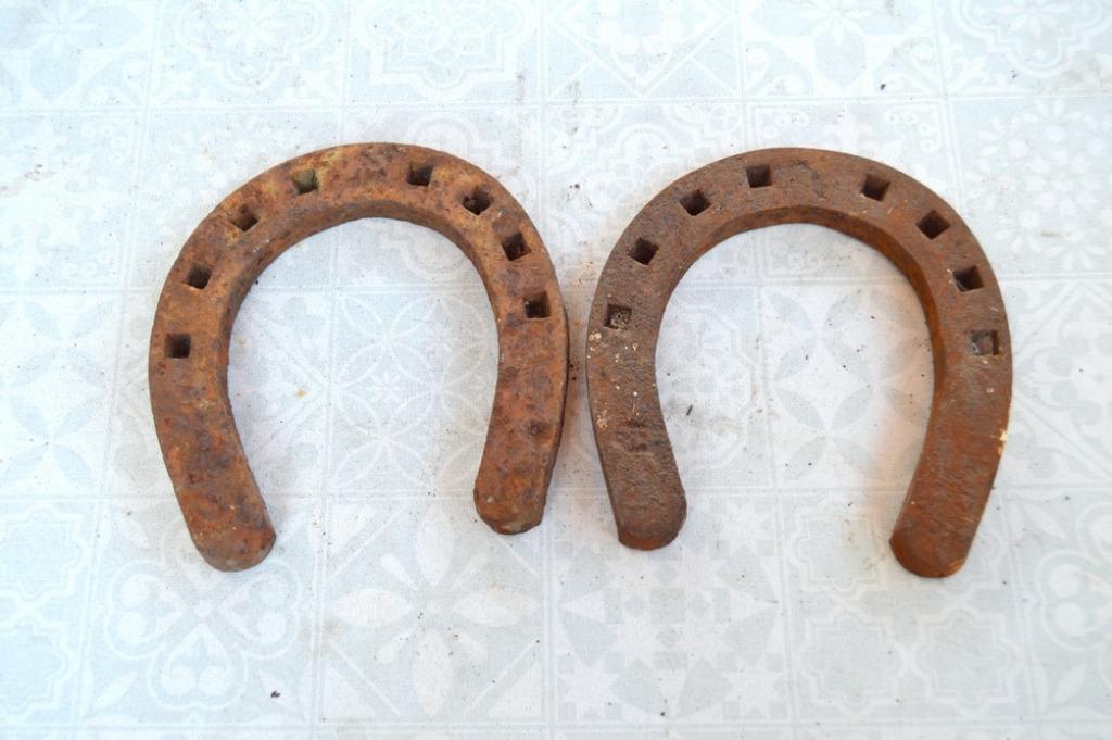 fer a cheval ( lot de 2 fers ) jamais utilisés, Antiquités & Art, Curiosités & Brocante, Enlèvement