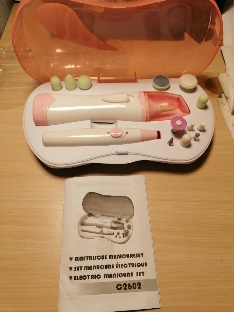 set manucure - pédicure, Enlèvement ou Envoi, Neuf, Soin des mains et des pieds