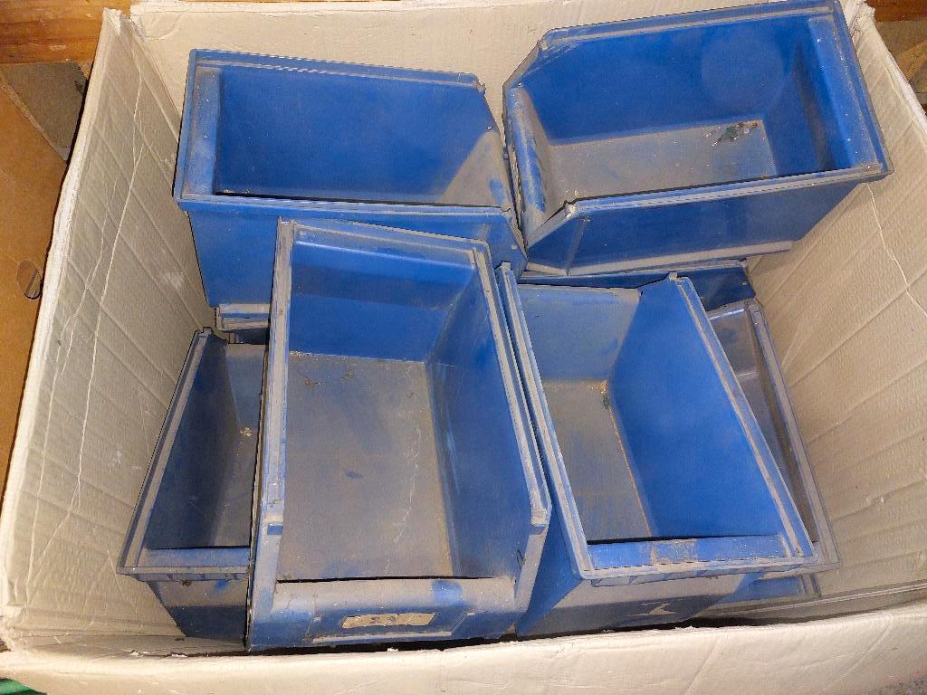 Opbergbakjes klein materiaal, Ophalen, Gebruikt