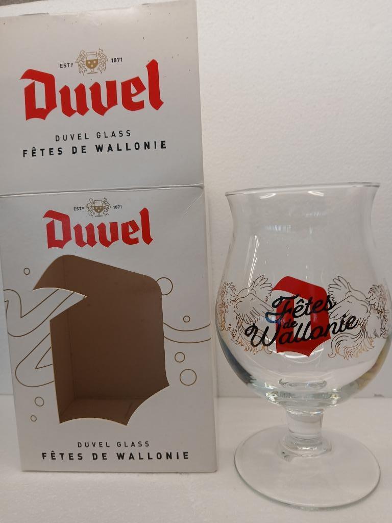Verre sur pied DUVEL FETE DE WALLONIE 2022 avec sa boite en, Enlèvement ou Envoi, Comme neuf, Verre ou Verres, Duvel