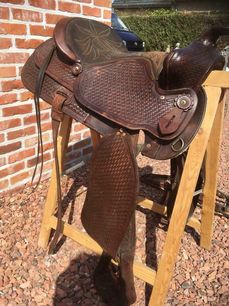 Westernzadel kleur bruin.merk:SimC0.   15 inch  + hoofdstel, Dieren en Toebehoren, Ophalen