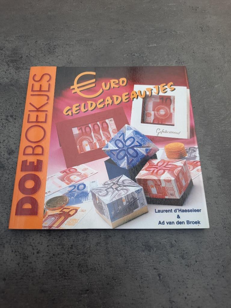 €uro geldcadeautjes (doeboekjes), Livres, Loisirs & Temps libre, Enlèvement, Comme neuf, Scrapbooking et Bricolage, D'Haeseleer/van den Broek