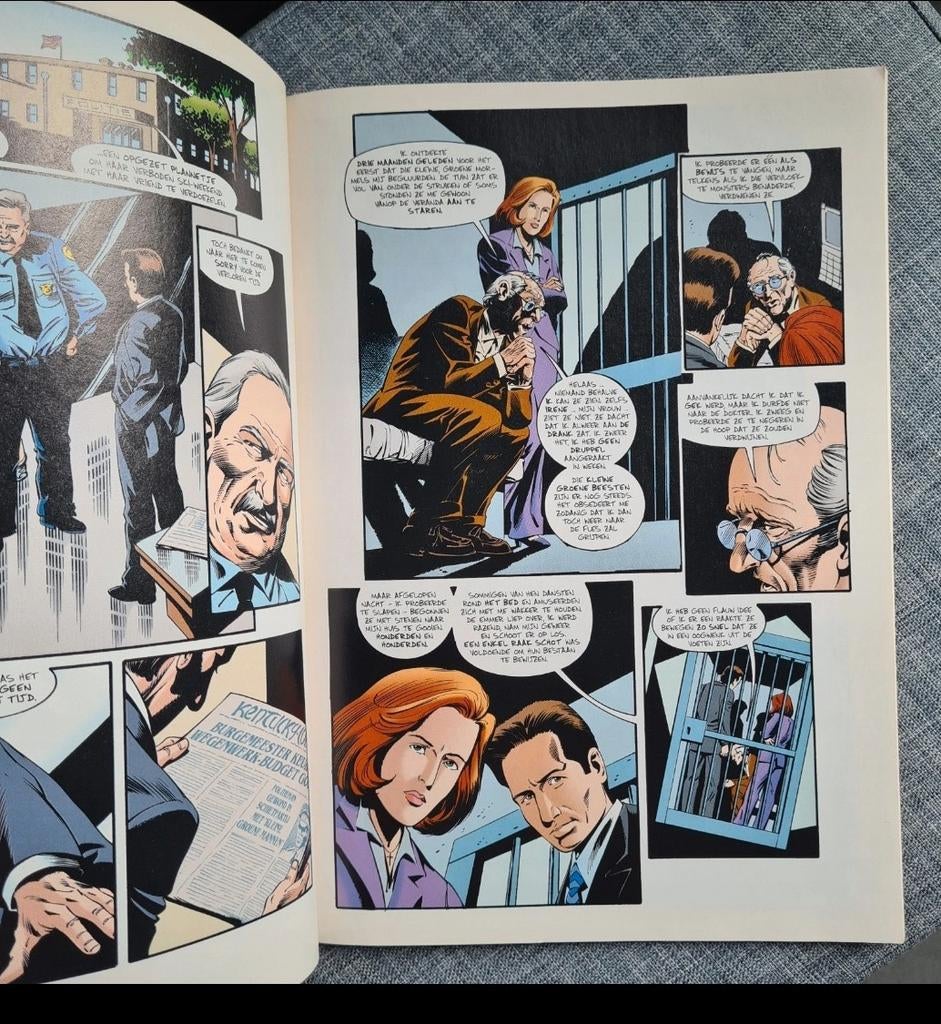 The x Files  1 Oogstverdelger 2 soma (nr 1), Ophalen of Verzenden, Zo goed als nieuw