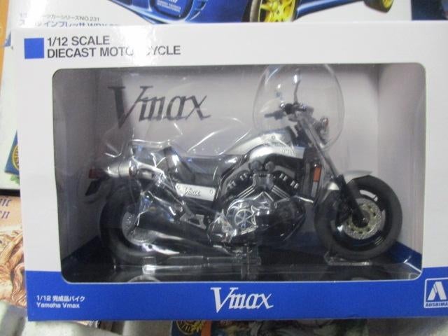miniature moto .vmax  1/12, Collections, Enlèvement ou Envoi