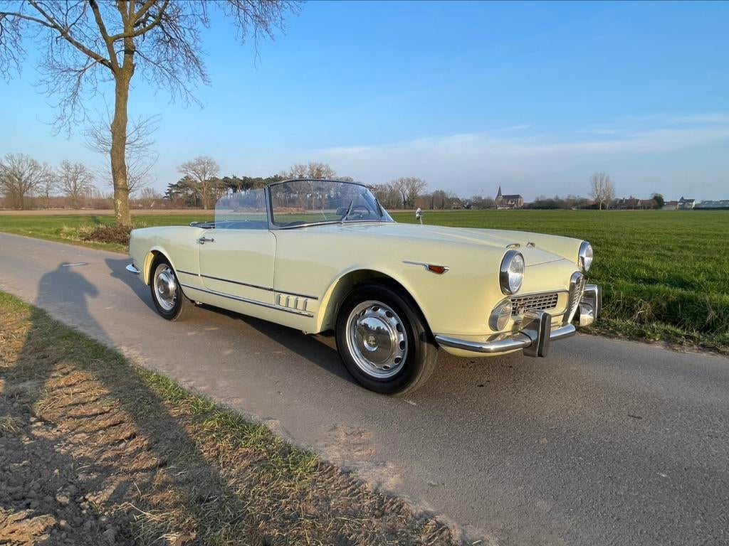 Alfa Romeo 2000 Spider TOURING, foto 4