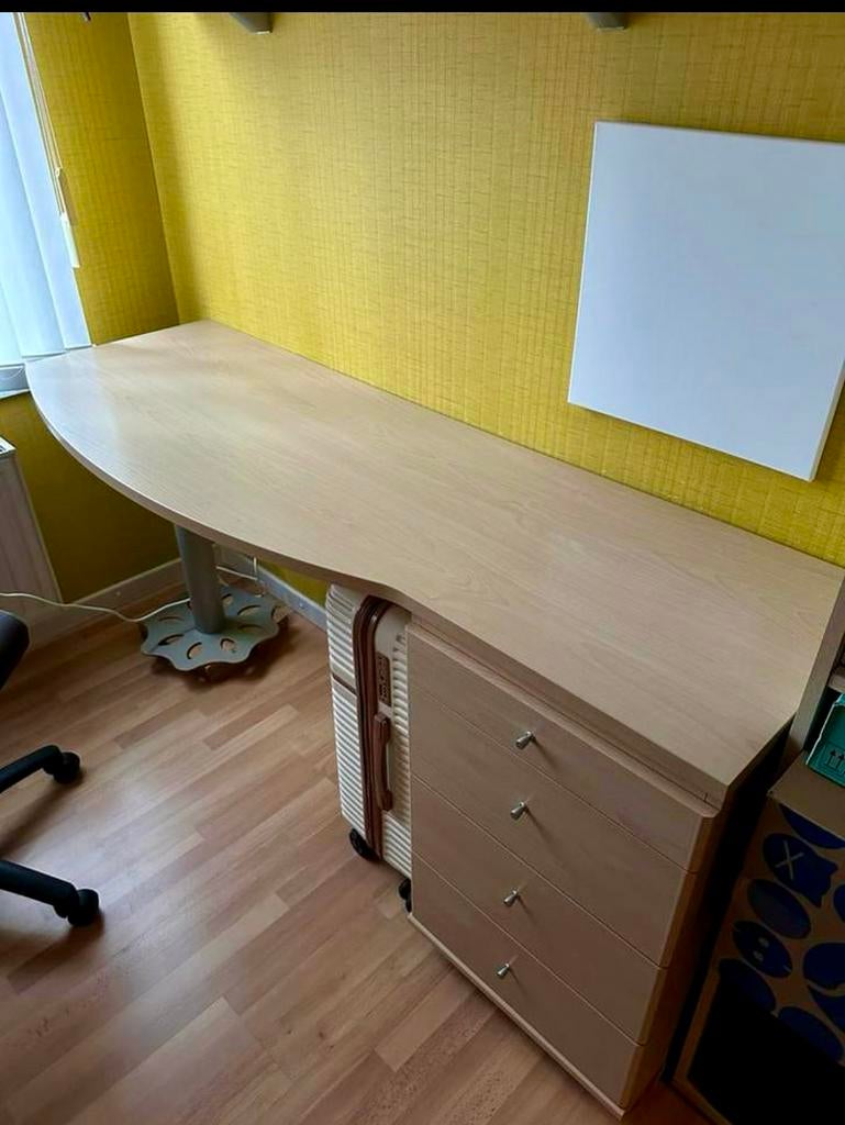 Bureau + hoge kast set Krea, Huis en Inrichting, Ophalen, Zo goed als nieuw