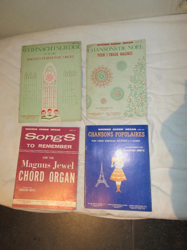4 partitures bladmuziek MAGNUS boek n34+210+212+215 orgel, Muziek en Instrumenten, Bladmuziek, Ophalen, Orgel