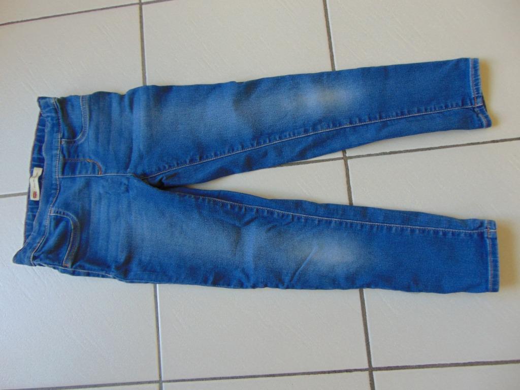 kinderkleding maat 122 - 128, Ophalen of Verzenden, Zo goed als nieuw, Levis, Broek