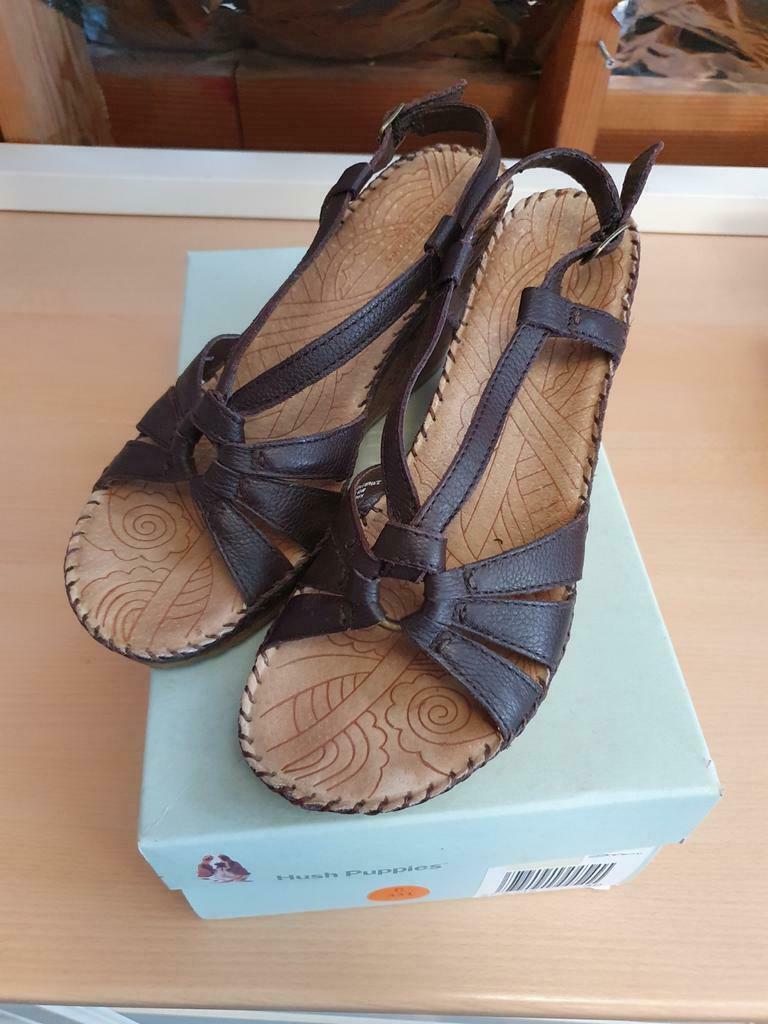 Hush puppies sandaal sleehak, Kleding | Dames, Schoenen, Ophalen, Bruin, Zo goed als nieuw, Hush puppies