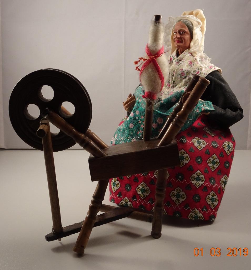 SANTON - LA FILEUSE ET SON ROUET, Ophalen of Verzenden