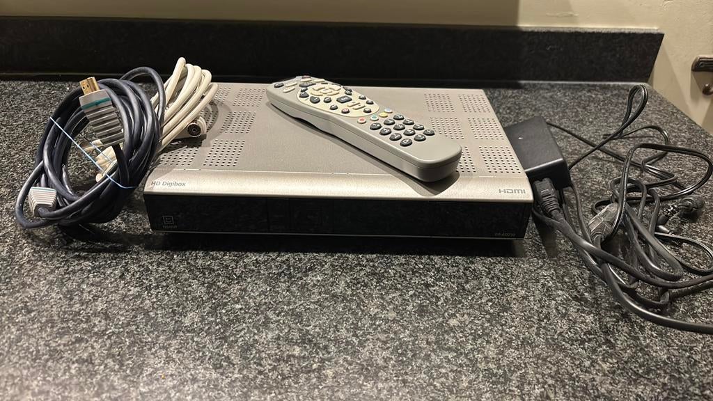HD digibox Telenet, Ophalen of Verzenden, Zo goed als nieuw, Decoder