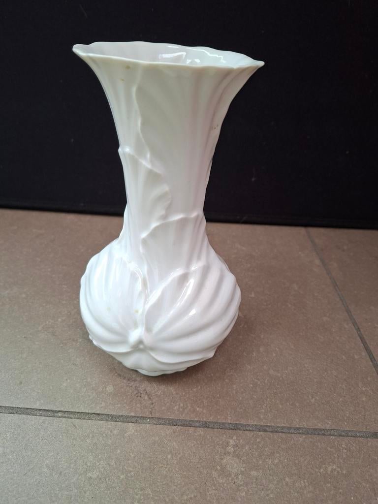 Witte anemonenvaas Tettau, Enlèvement