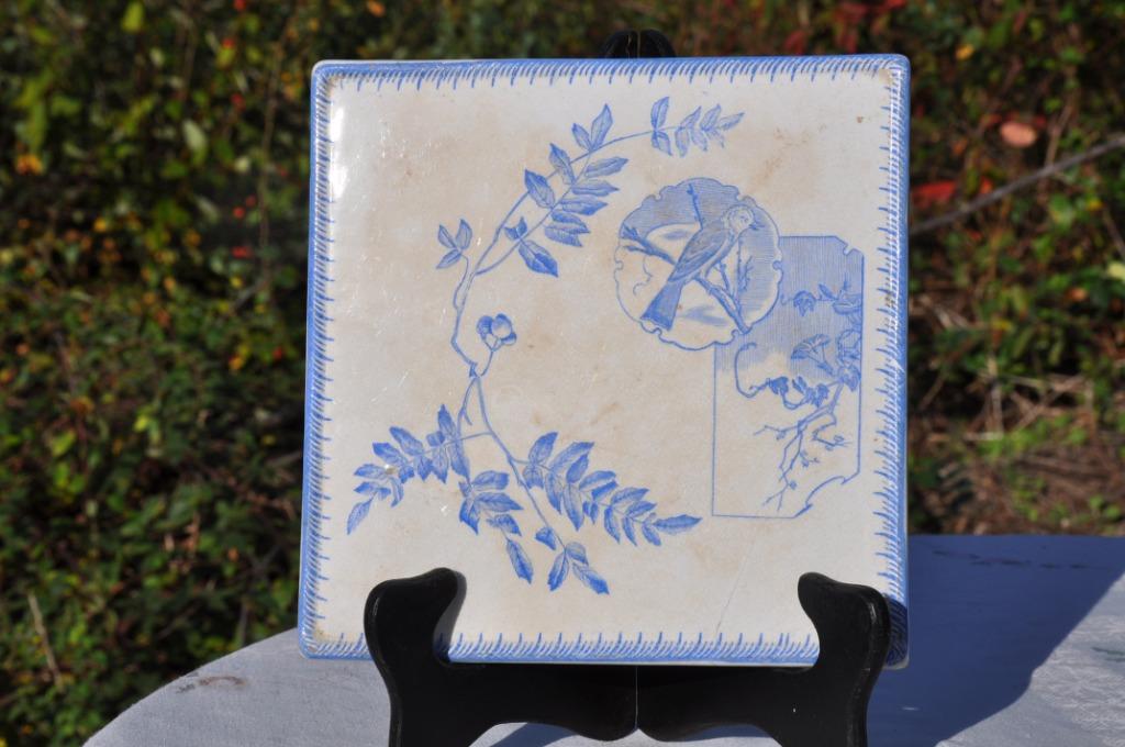 ancien sous plat carré en faience, Enlèvement ou Envoi