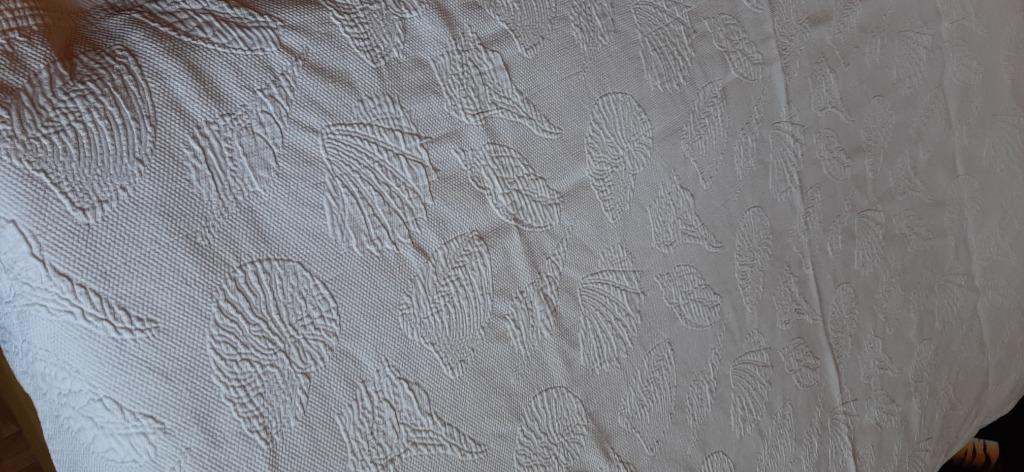 Jeté ou couvre lit 2.15m x 1.45m blanc gipse, Ophalen of Verzenden, Zo goed als nieuw, Wit, Overige typen