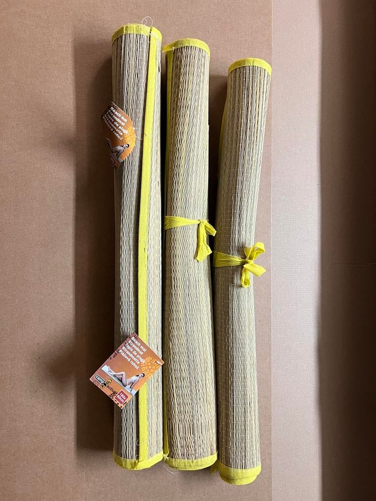 3 rieten matjes voor op het strand bijna gratis., Vakantie, Vakantie | Zon en Strand