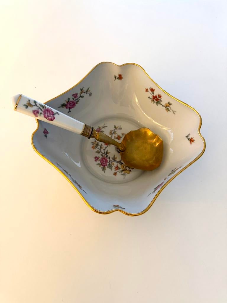 Soepterrine met lepel, Enlèvement