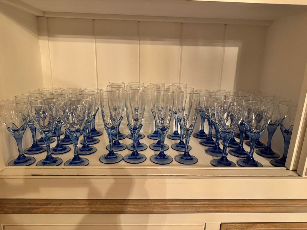 Bormioli Rocco champagne,rode & witte wijnglazen blauwe voet, Enlèvement, Neuf, Bleu