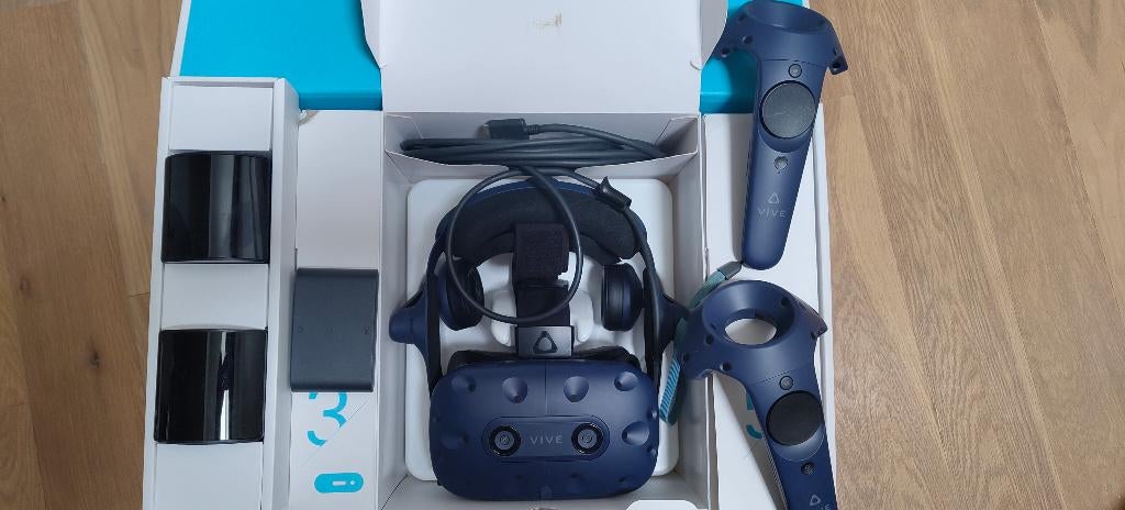HTC Vive Pro Kit – Compleet en in goede staat, Games en Spelcomputers, Virtual Reality, Gebruikt, Pc, VR-bril, Ophalen of Verzenden