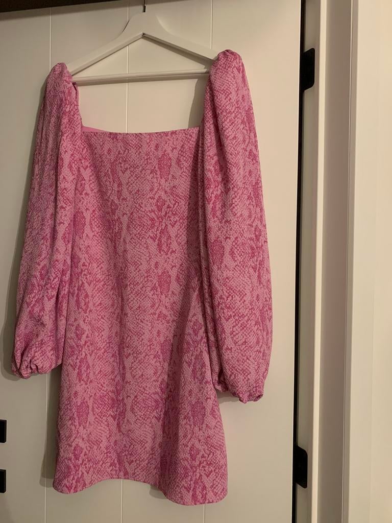 Roos kleedje small, Kleding | Dames, Jurken, Ophalen of Verzenden, Nieuw