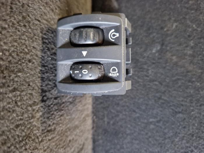 Commutateur lumière d'un Renault Twingo, Renault, -, 3 mois de garantie, Utilisé
