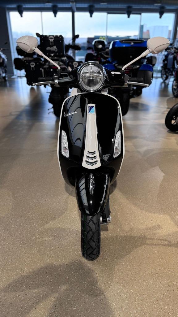 Vespa Primavera 125 Special Black/White - PROMO - NIEUW, Motoren, Scooter, Bedrijf, 125 cc, 11 kW of minder