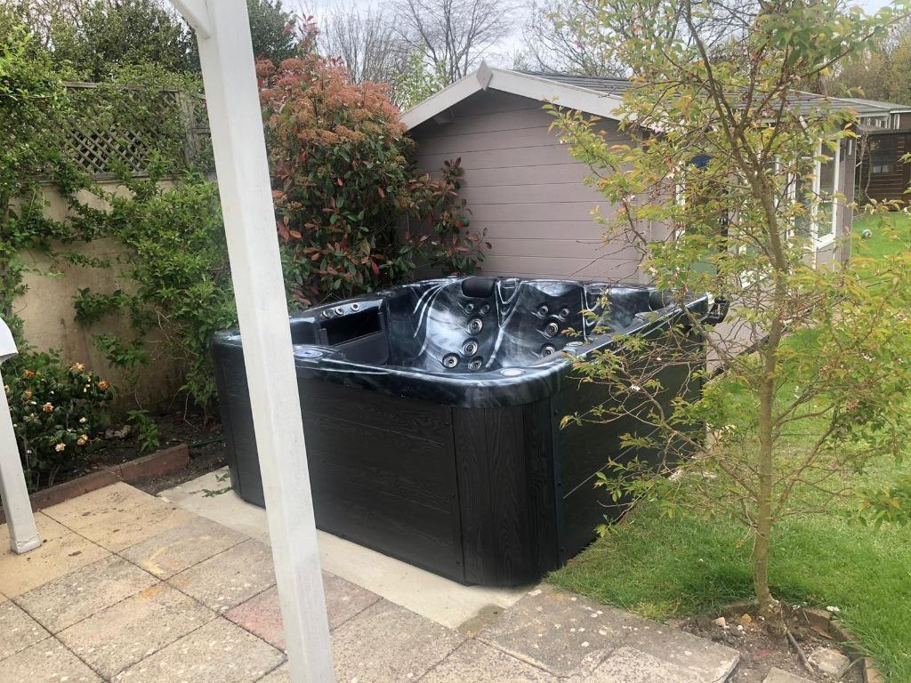 zuinige 3-persoons jacuzzi Gratis  cover Filters, Ophalen of Verzenden, Nieuw