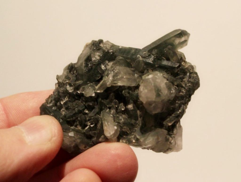 QUARTZ avec CHLORITE du Pakistan, Enlèvement ou Envoi, Minéral