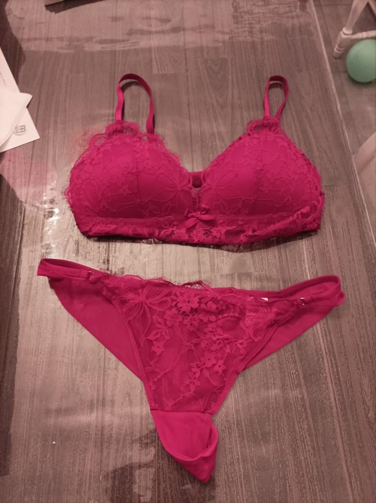 Sexy bh met string rood, maat M van Hunkemöller, Hunkemöller, Verzenden, Rood, BH