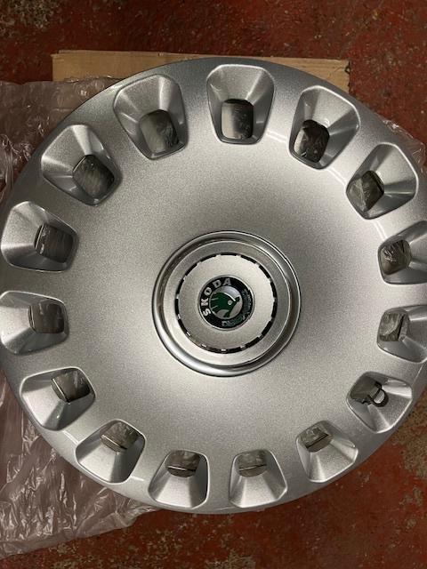 WIELDEKSELS VOOR SKODA 16", Auto diversen, Wieldoppen, Ophalen of Verzenden, Nieuw